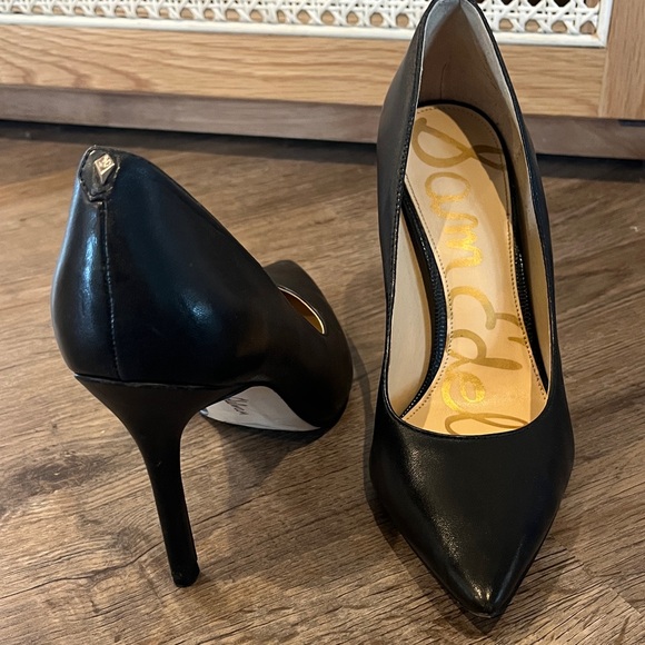 Sam Edelman Classic Black Heels - Picture 1 of 3